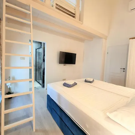 Elena Casa de Férias